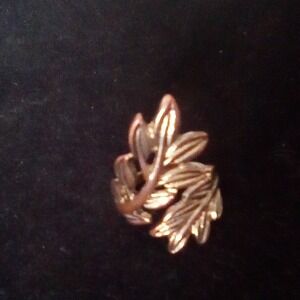 Vintage Filigree Rose Gold Leaf Statement Piece, Size (5.5)